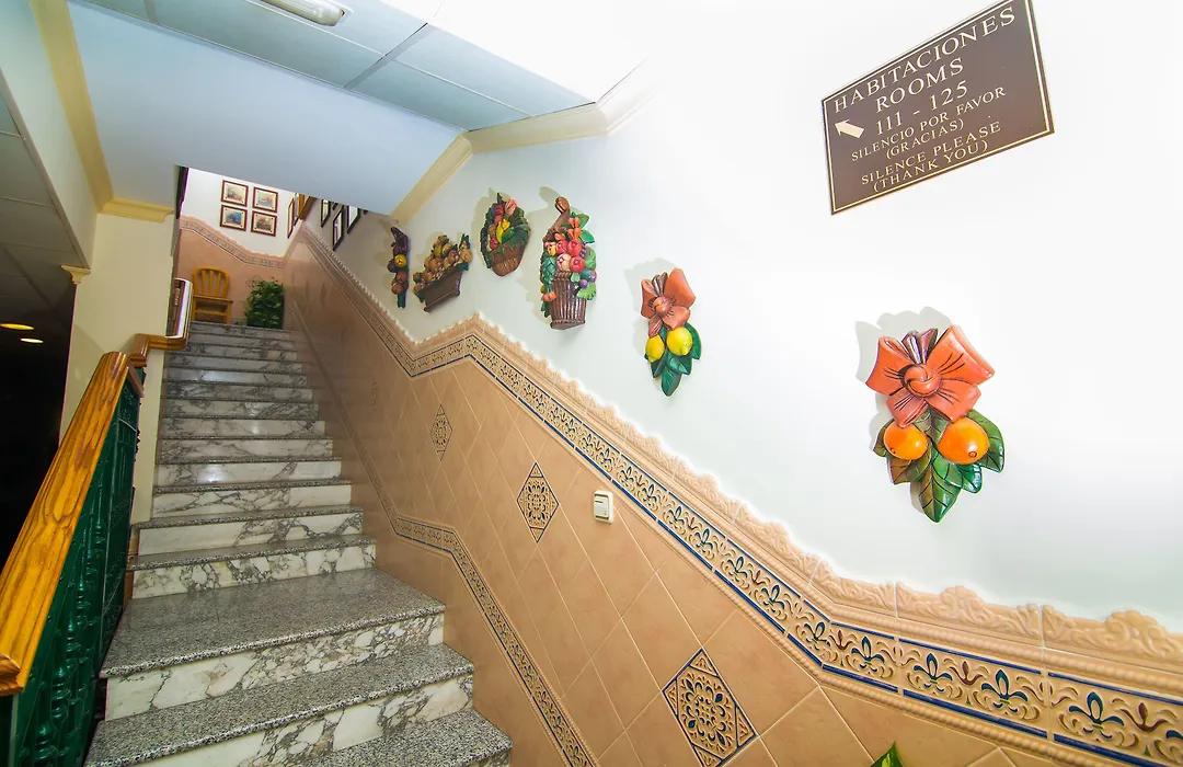 Hostal Los Corchos-1