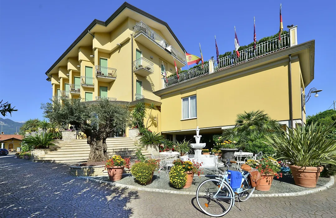 Hotel Villa Tiziana-1