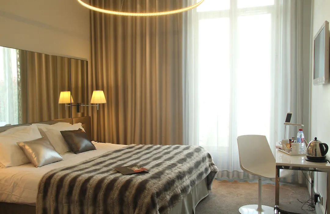Le César Hôtel-1
