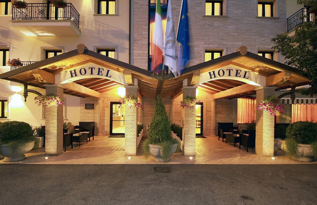 Fashion Hotel-1