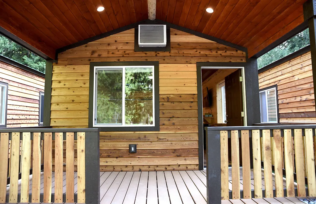 Gateway Inn & Cabins-1