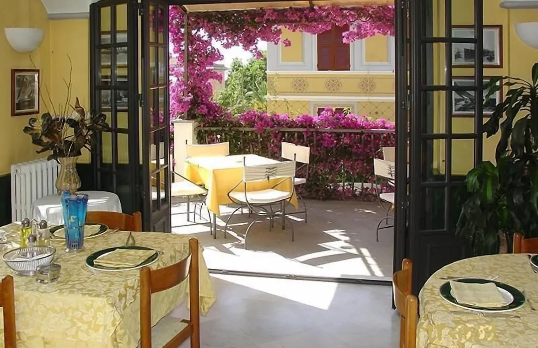 Hotel Miranda-1