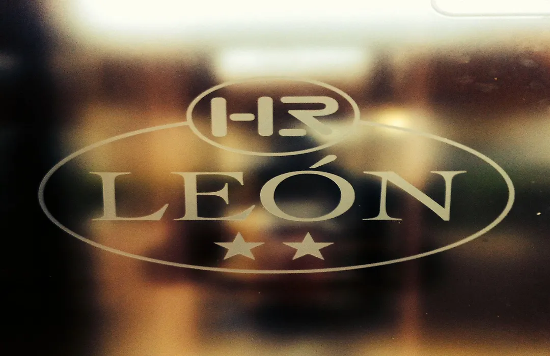 Hostal León-1