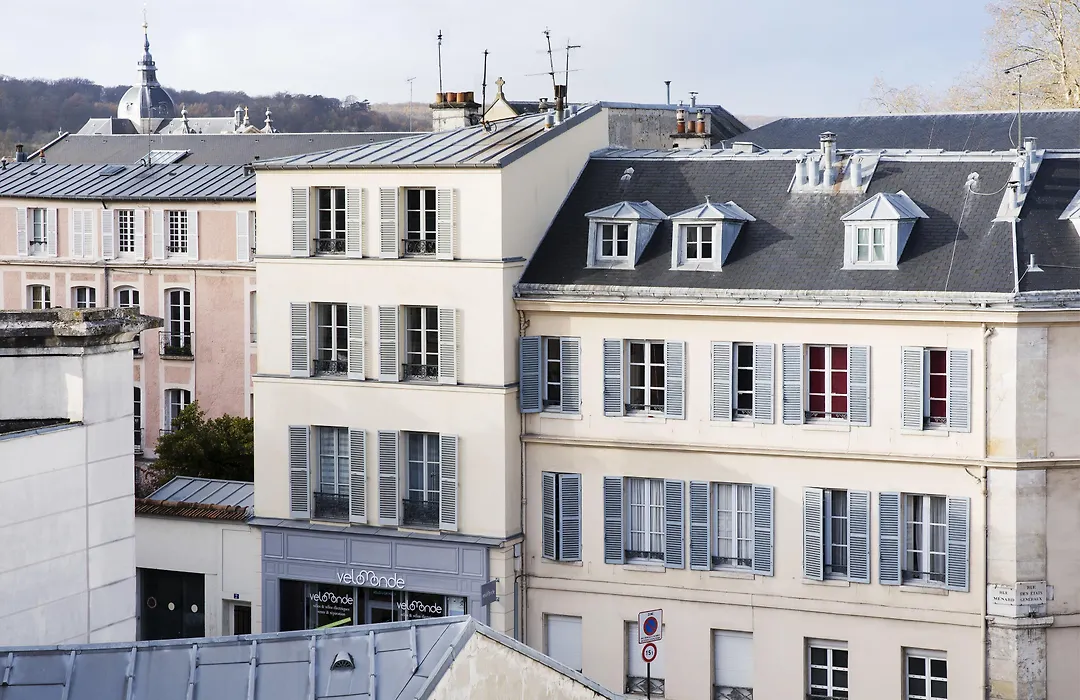 A l'Hôtel Des Roys-1