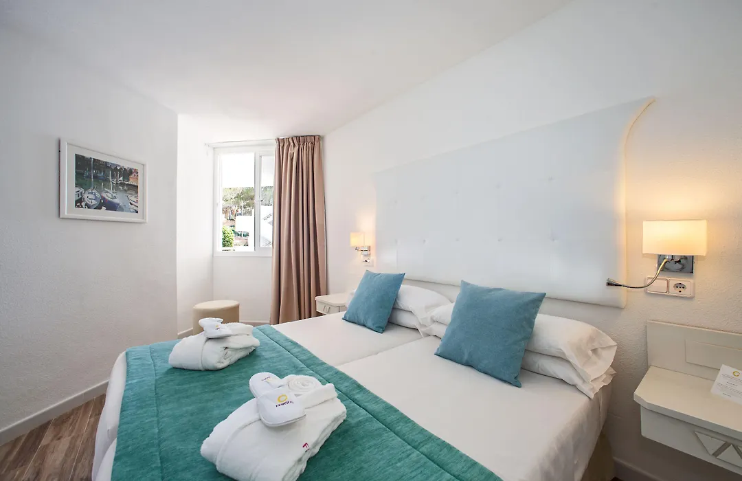 Fergus Style Cala Blanca Suites-1