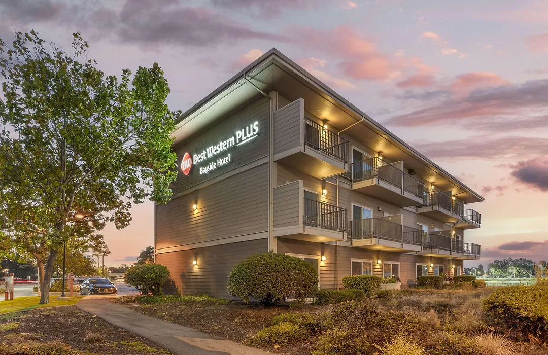 Best Western Plus Bayside Hotel-1