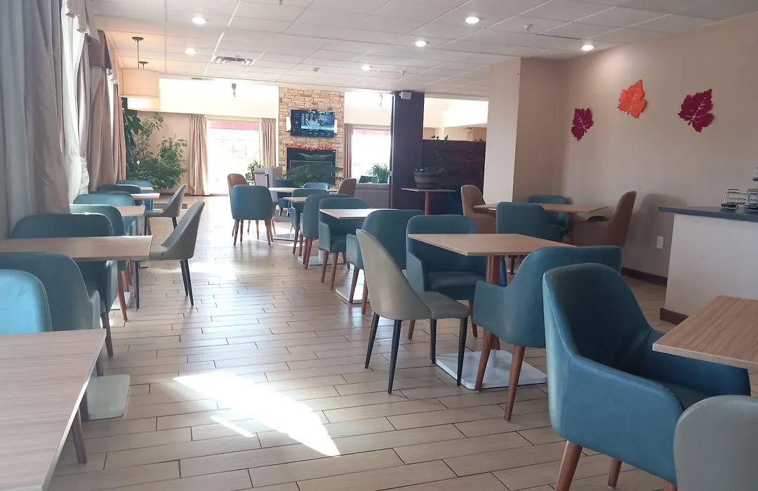 Comfort Suites Farmington-1