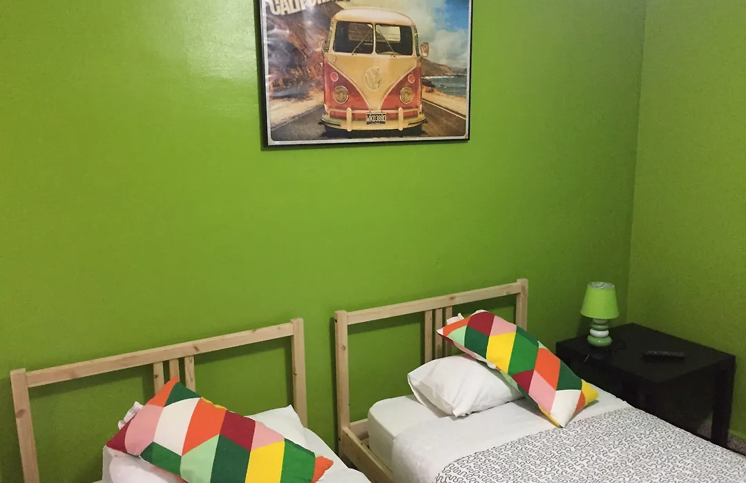 Hostal The Monkey Room-1