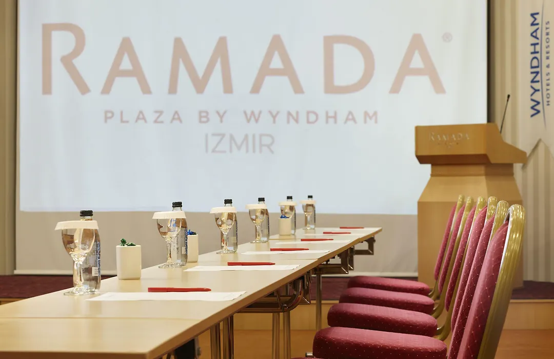 Ramada Plaza By Wyndham Izmir-1