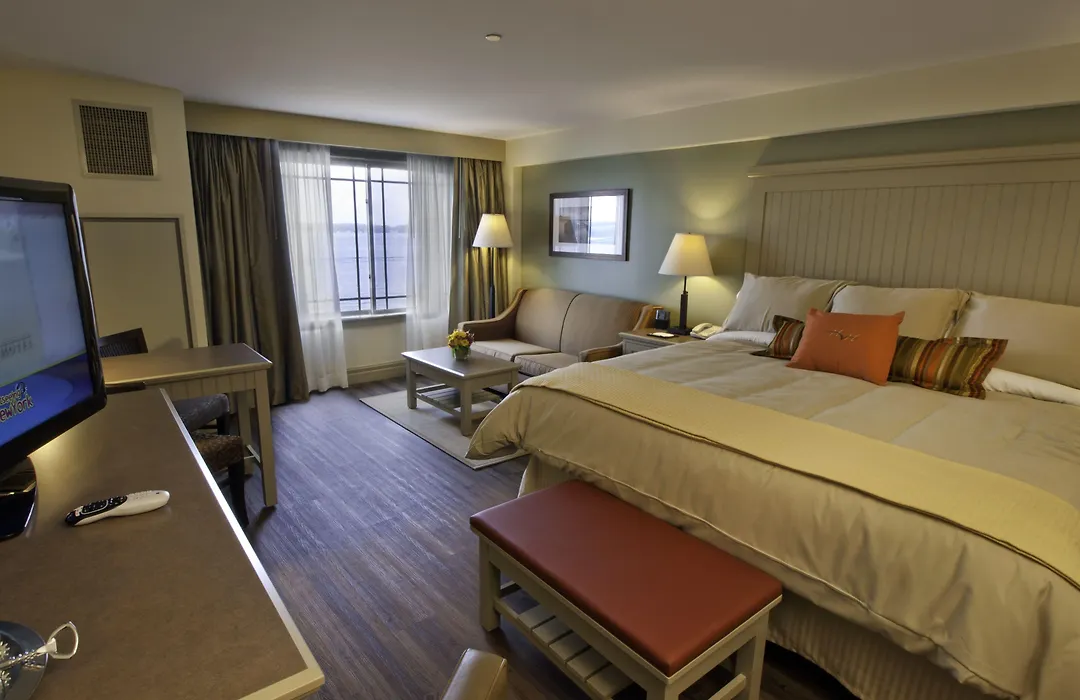 1000 Islands Harbor Hotel-1