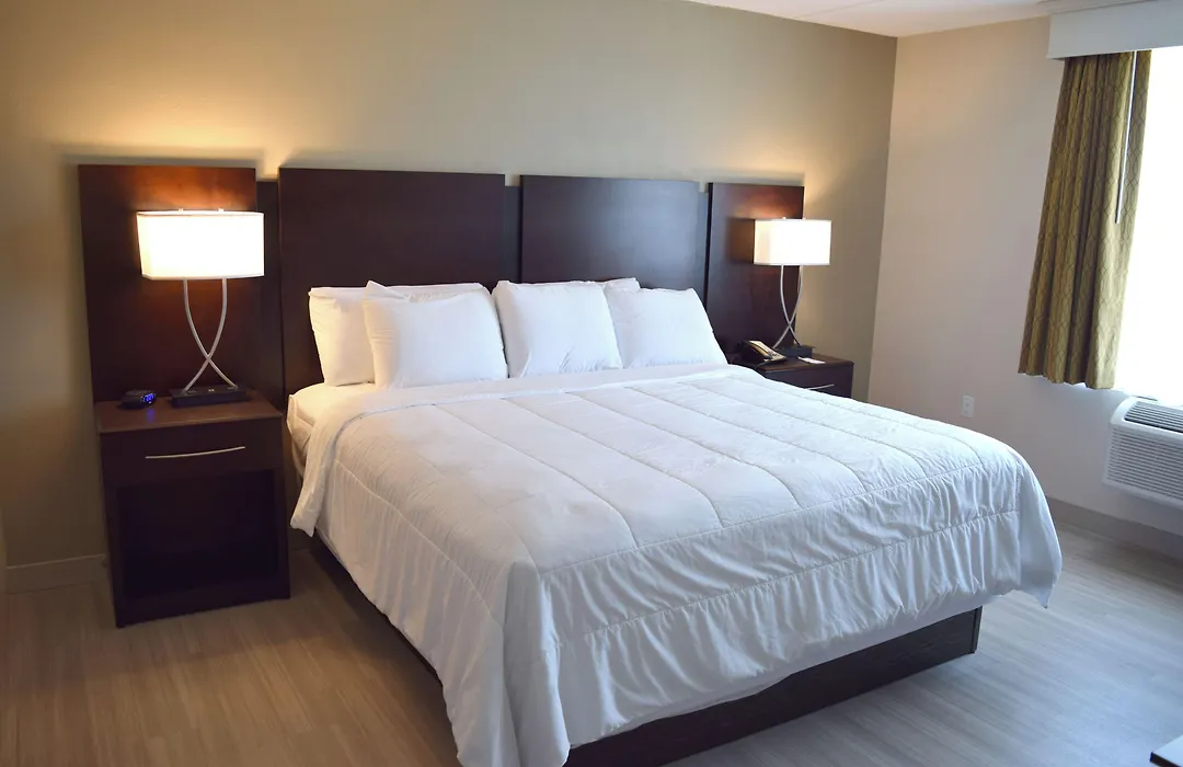 Bridgepointe Hotel & Marina-1
