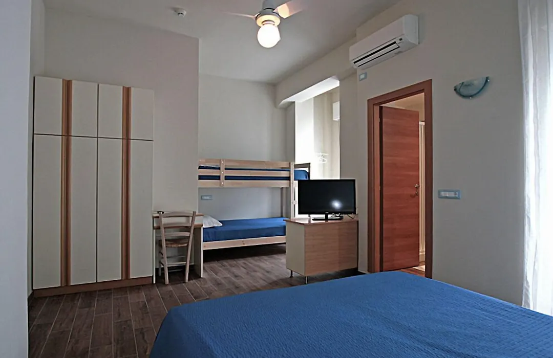 Hotel Sayonara-1