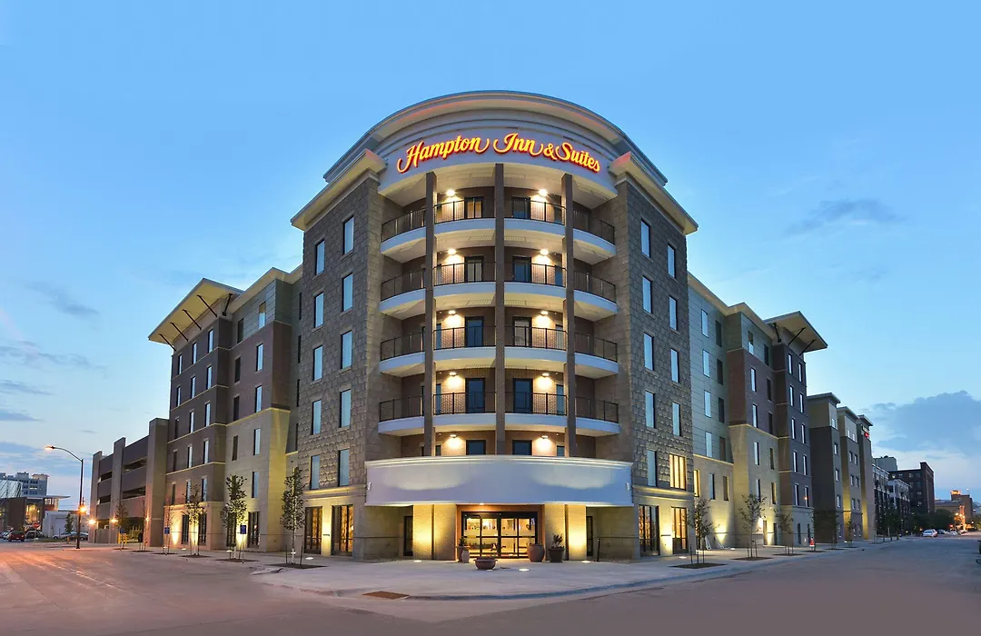 Hampton Inn & Suites Des Moines Downtown-1