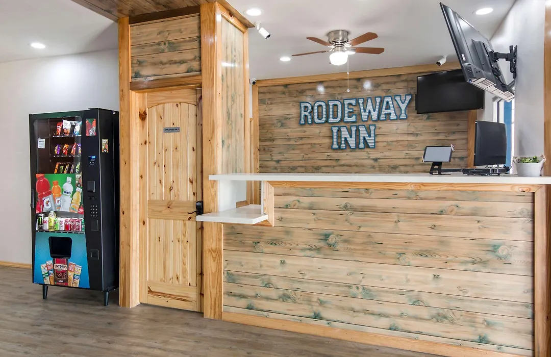 Rodeway Inn Broken Bow-Hochatown-1