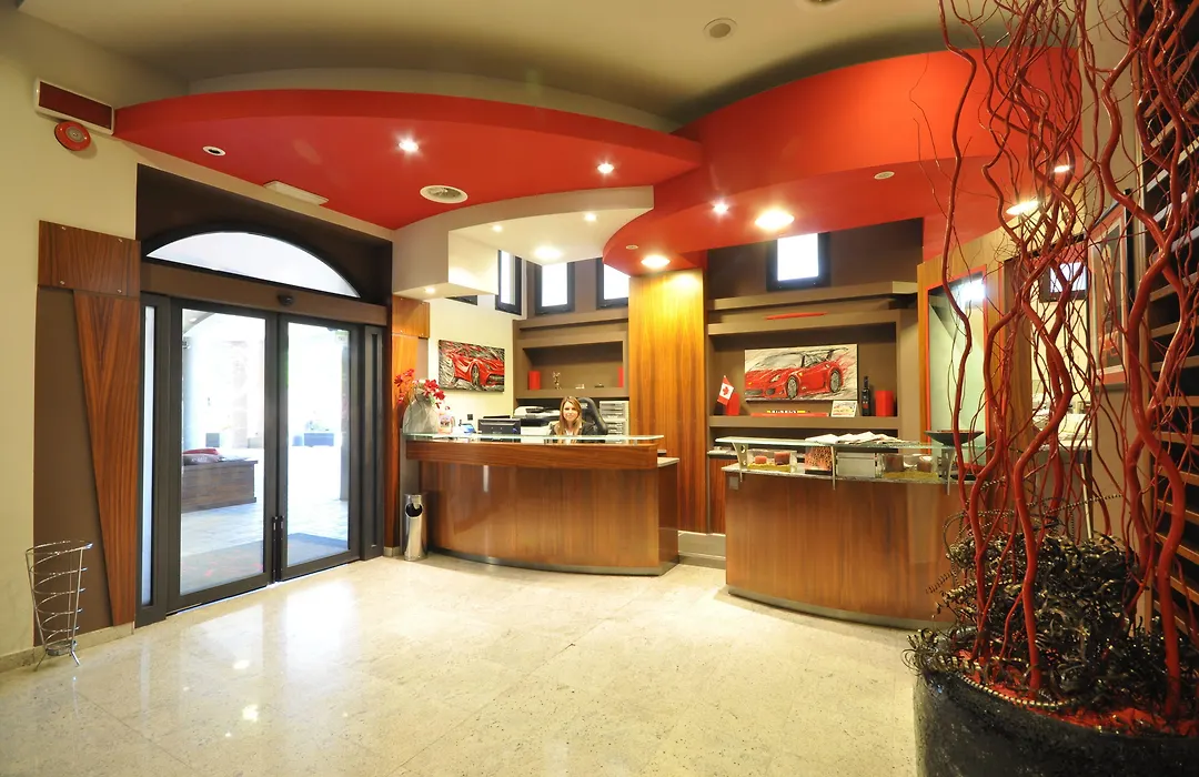 Planet Hotel-1