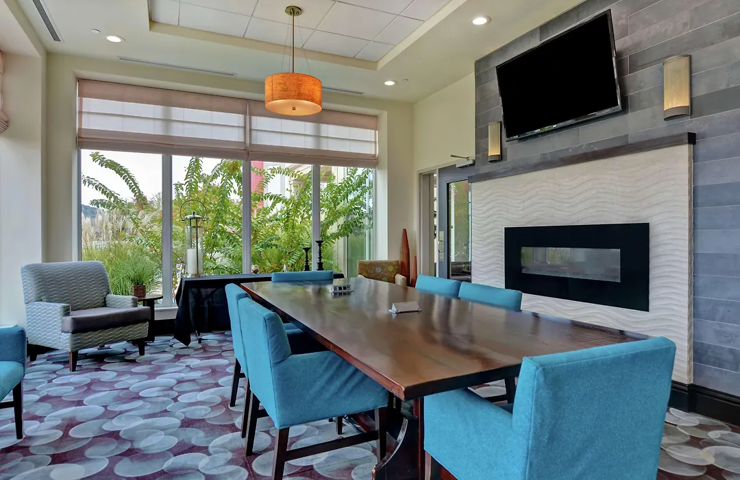 Hilton Garden Inn And Fayetteville Convention Center-1