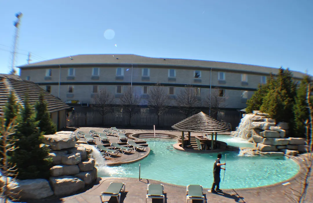 Commodore Resort-1