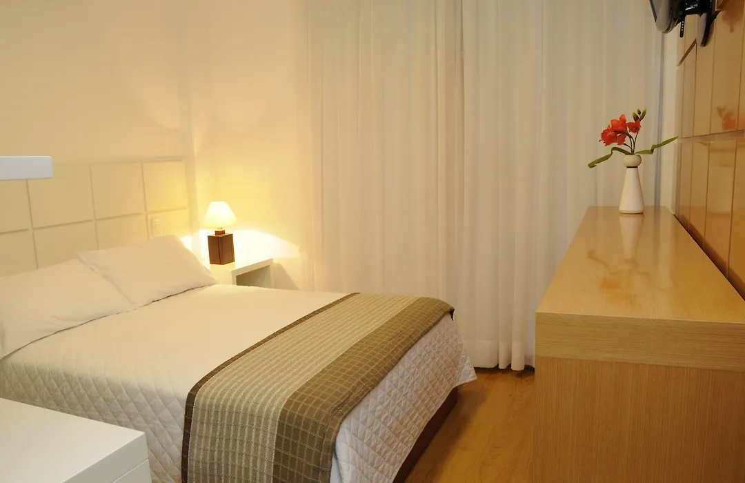 Hotel Shelton-1