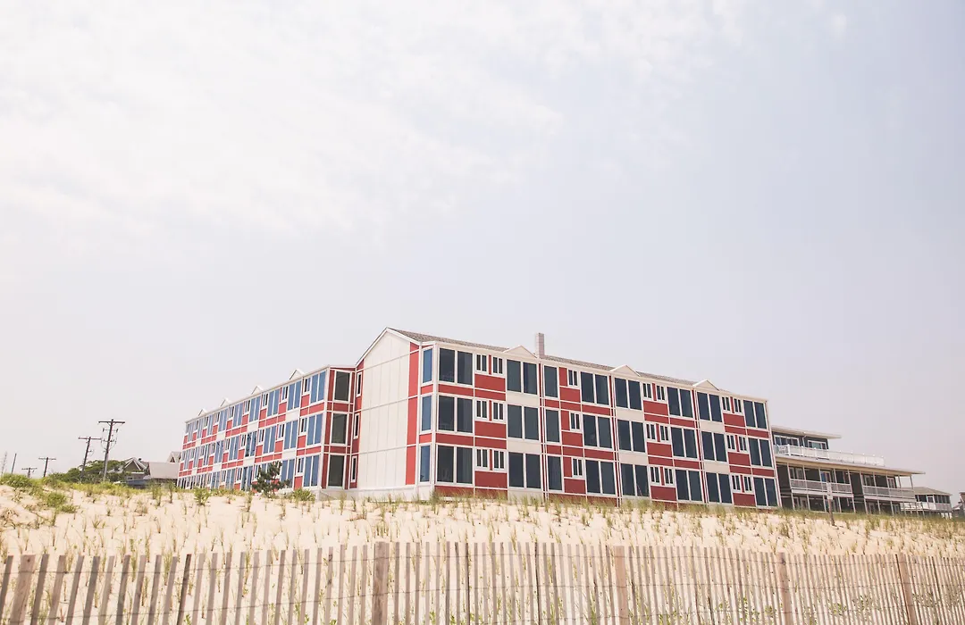 Surf Club Oceanfront Hotel-1