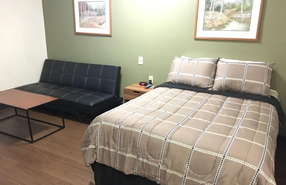 Inland Suites Lamar-1