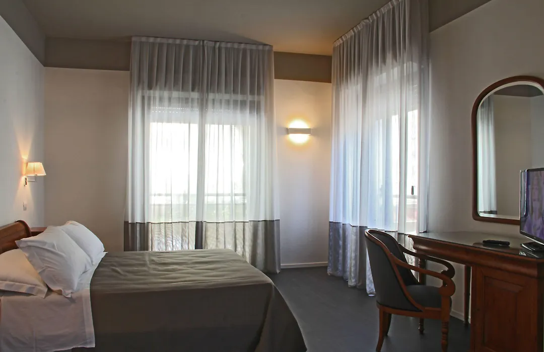 Hotel Cristallo-1