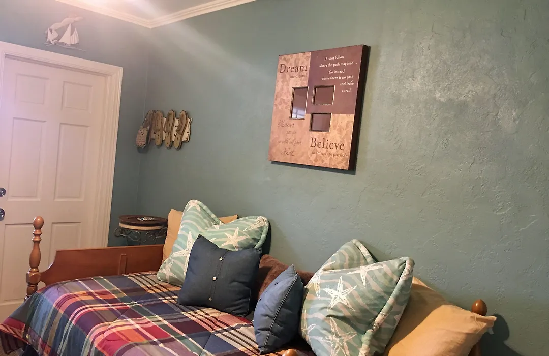 Shamrock Cove Inn-1