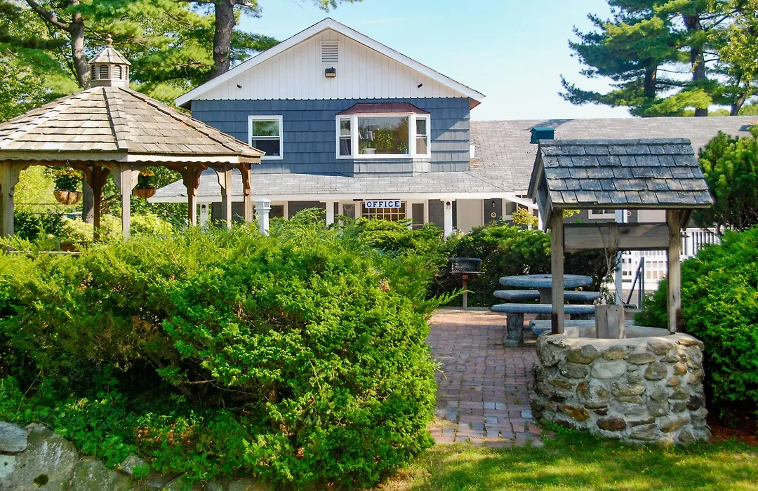 Kittery Inn & Suites-1