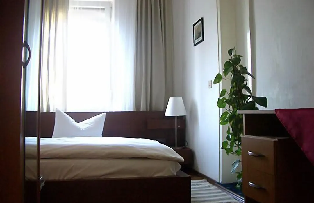 Hotel Neustadt-1