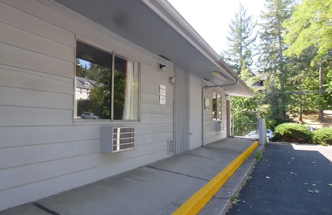 Cougar Land Motel-1