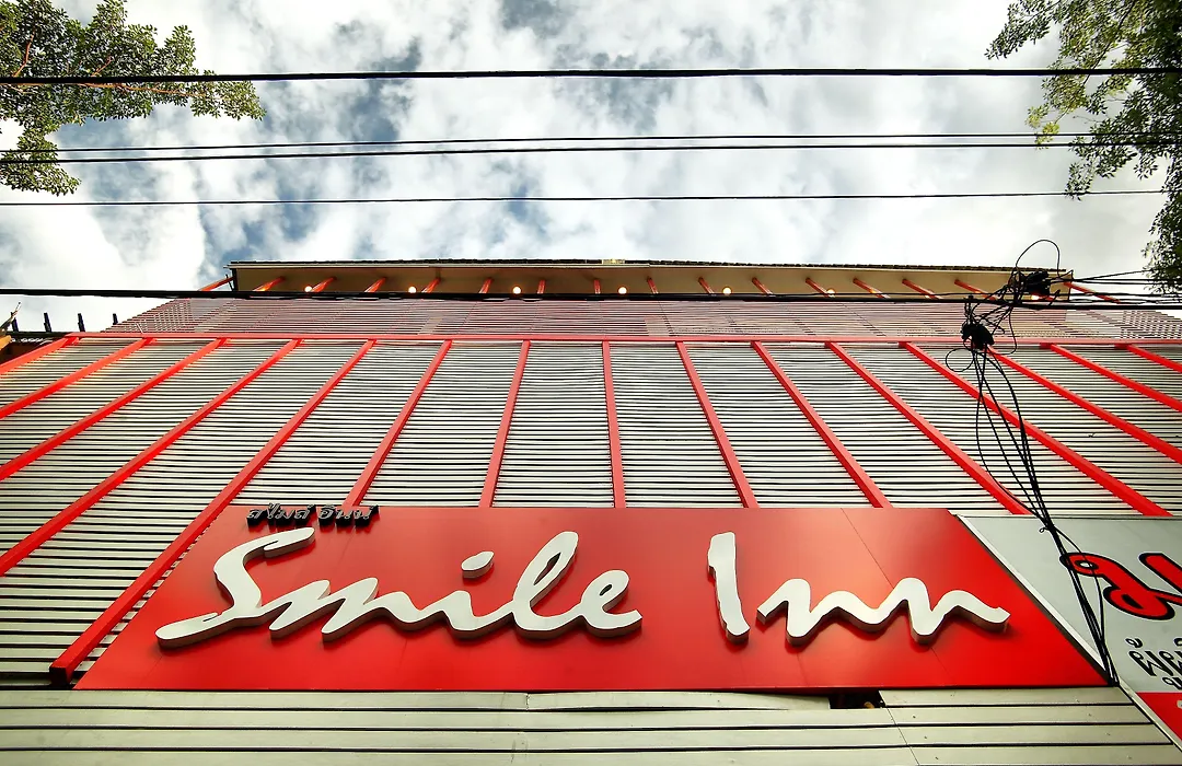 Smile Inn-1