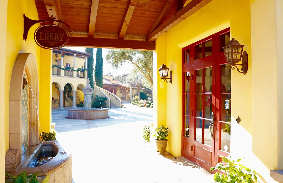 Calipaso Winery & Villa-1