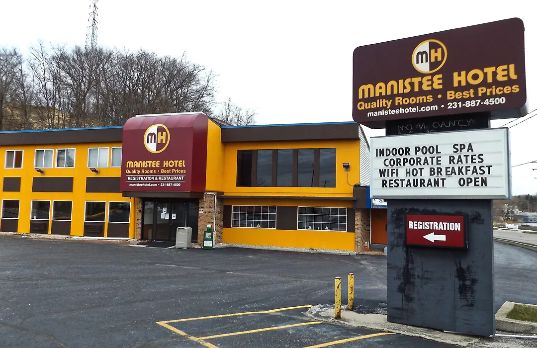 Econo Lodge Manistee-1