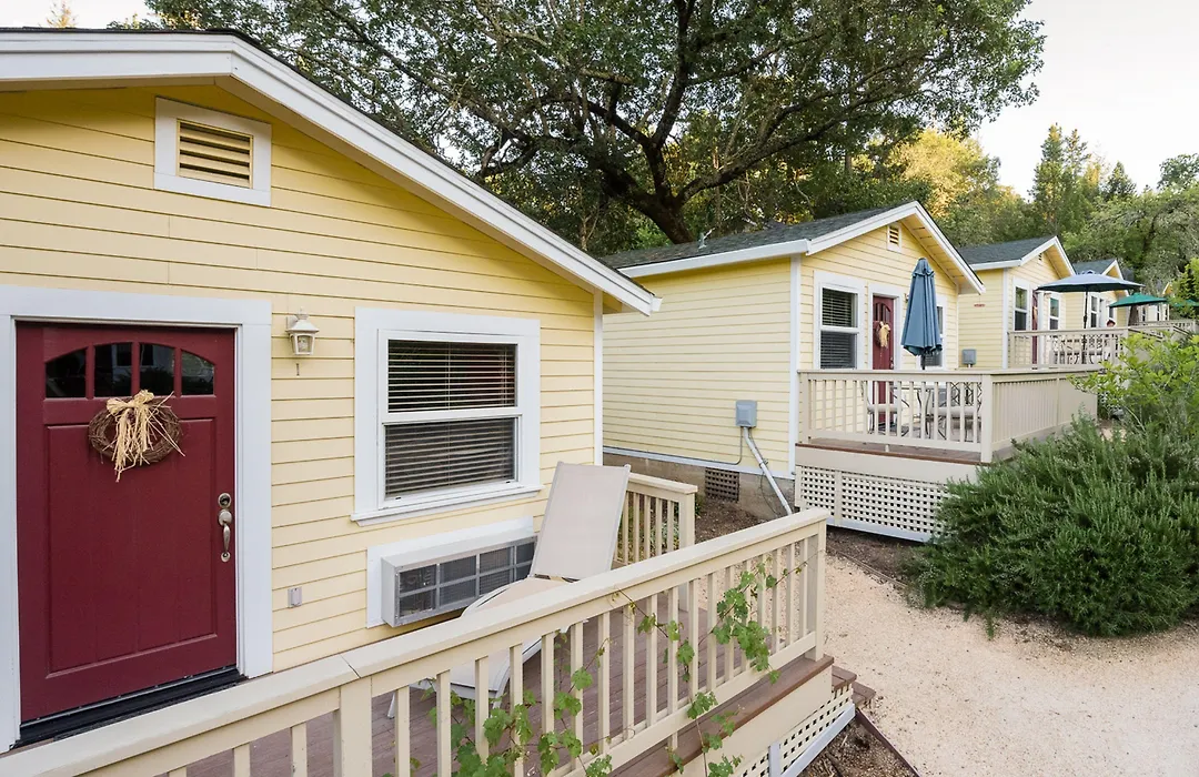 Aurora Park Cottages-1