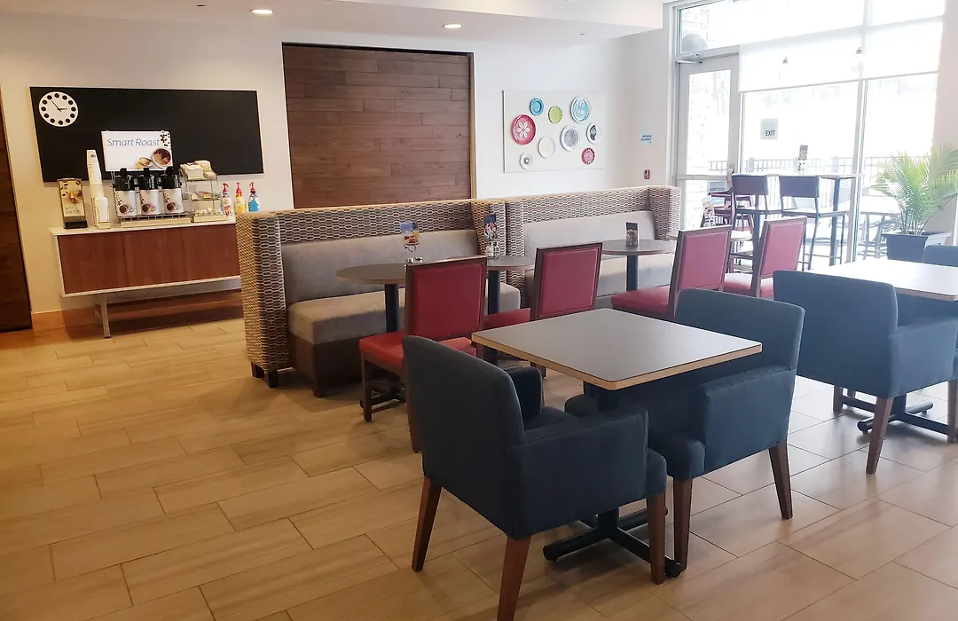 Holiday Inn Express & Suites By Ihg Altoona By Ihg-1