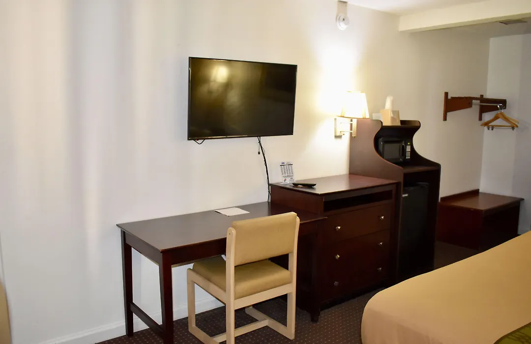 Rodeway Inn Terre Haute Near University-1