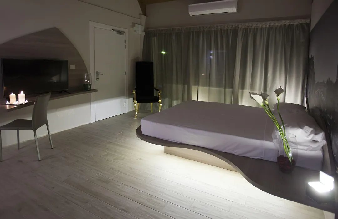 Hotel Seven Rooms-1