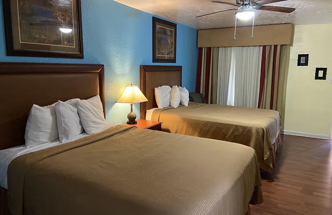 Delux Inn-1