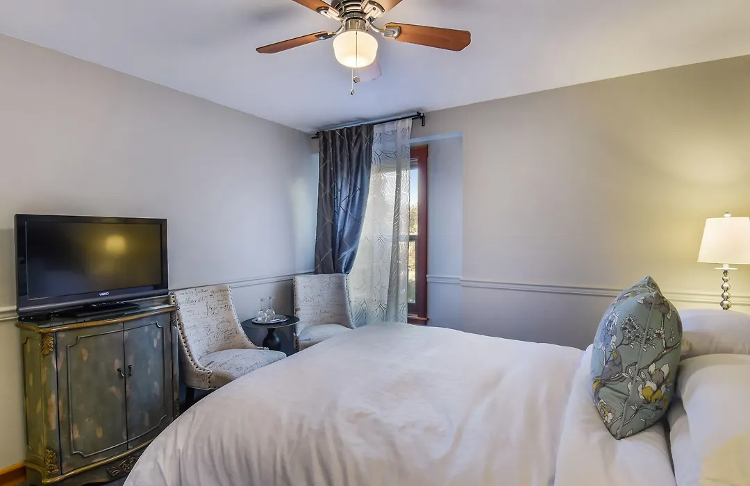 Wild Iris Inn-1