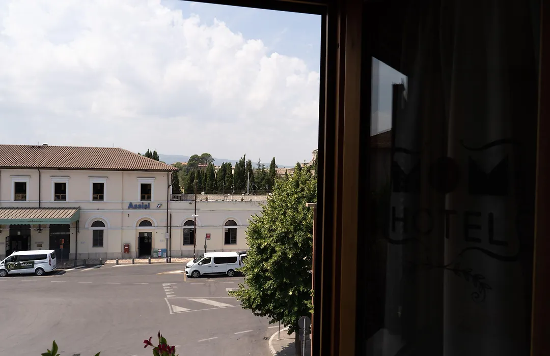 Hotel Mom Assisi-1