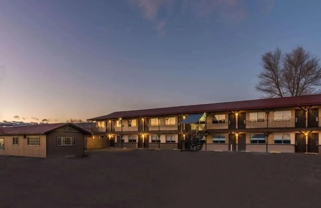 High Desert Inn-1