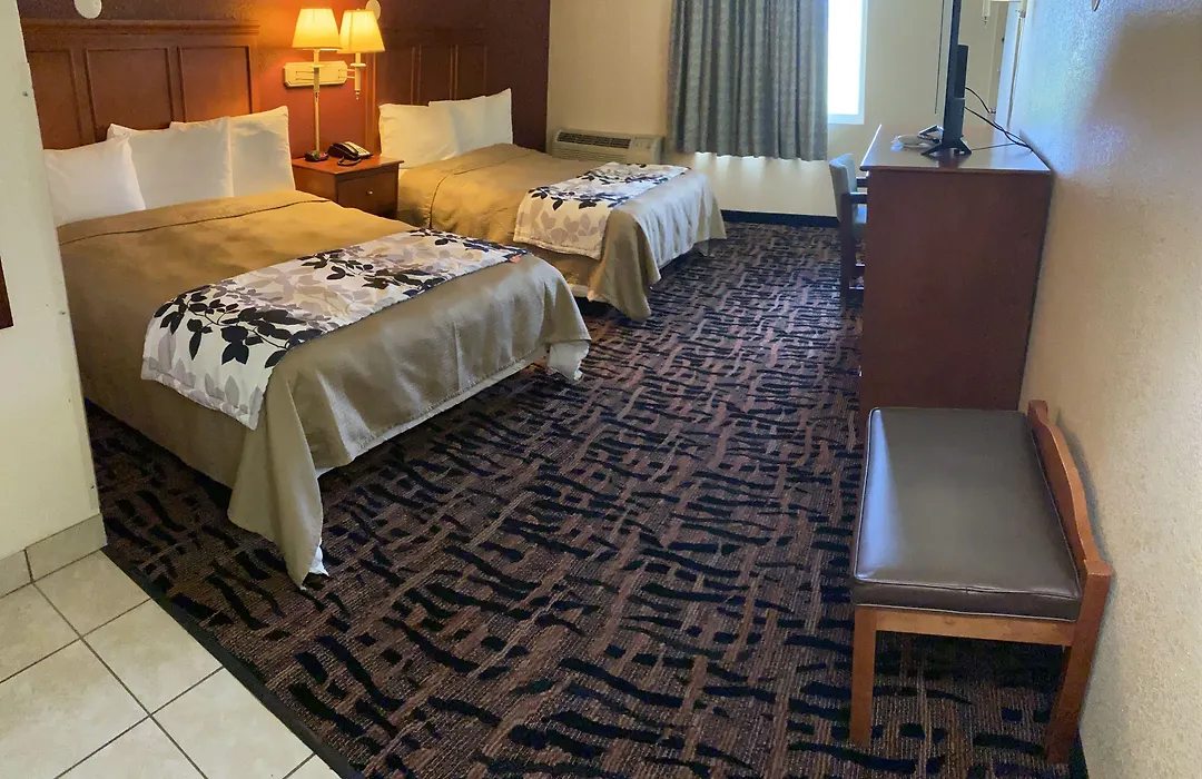 Executive Inn-1