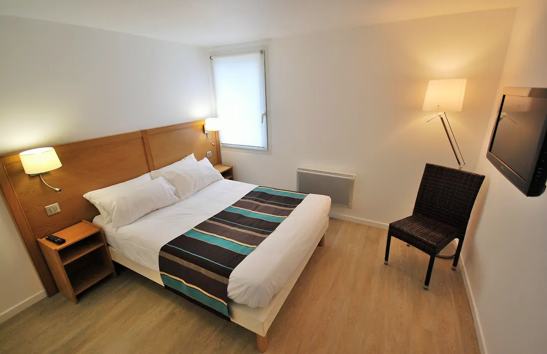 Hotel Le Relais Des Champs-1