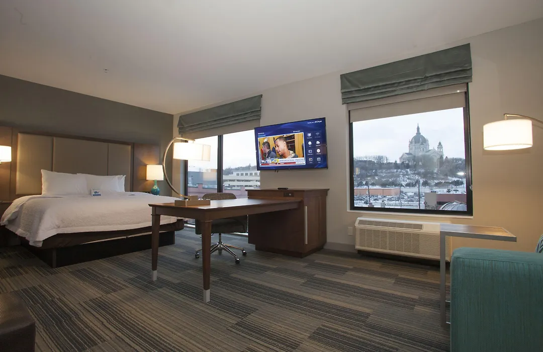 Hampton Inn & Suites St. Paul Downtown-1