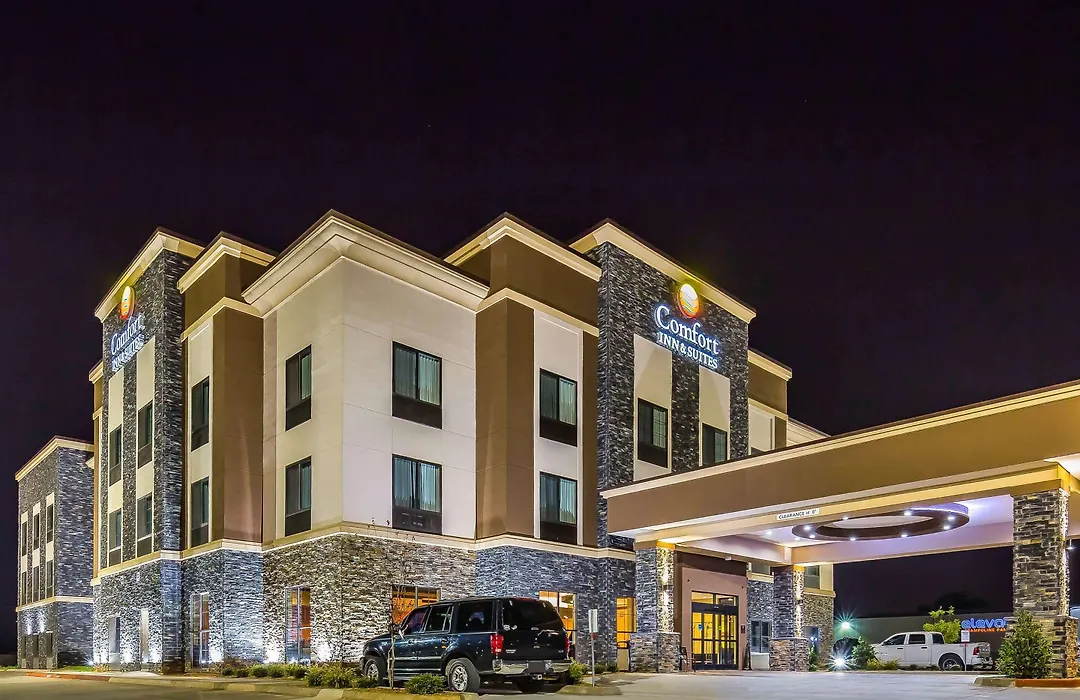Comfort Inn & Suites Moore - Oklahoma City-1