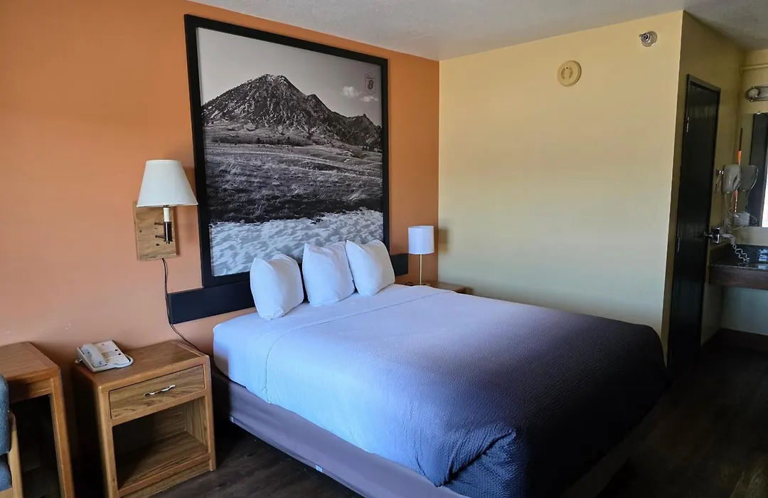 Super 8 By Wyndham Rapid City-1