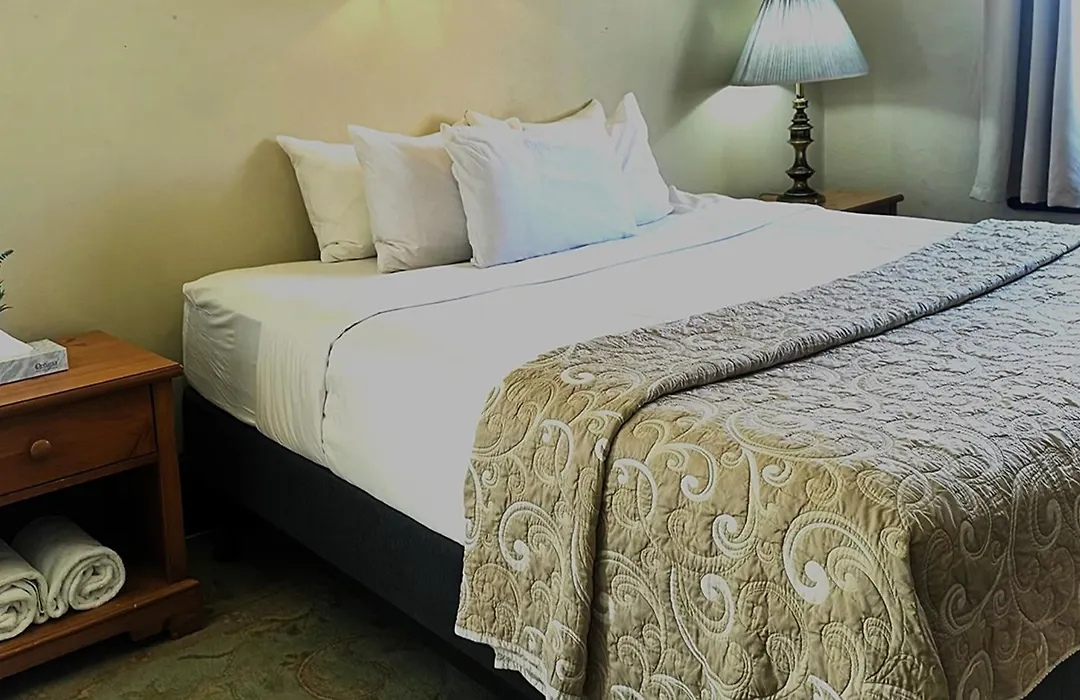 Riverside Hot Springs Inn & Spa - Adults Only-1