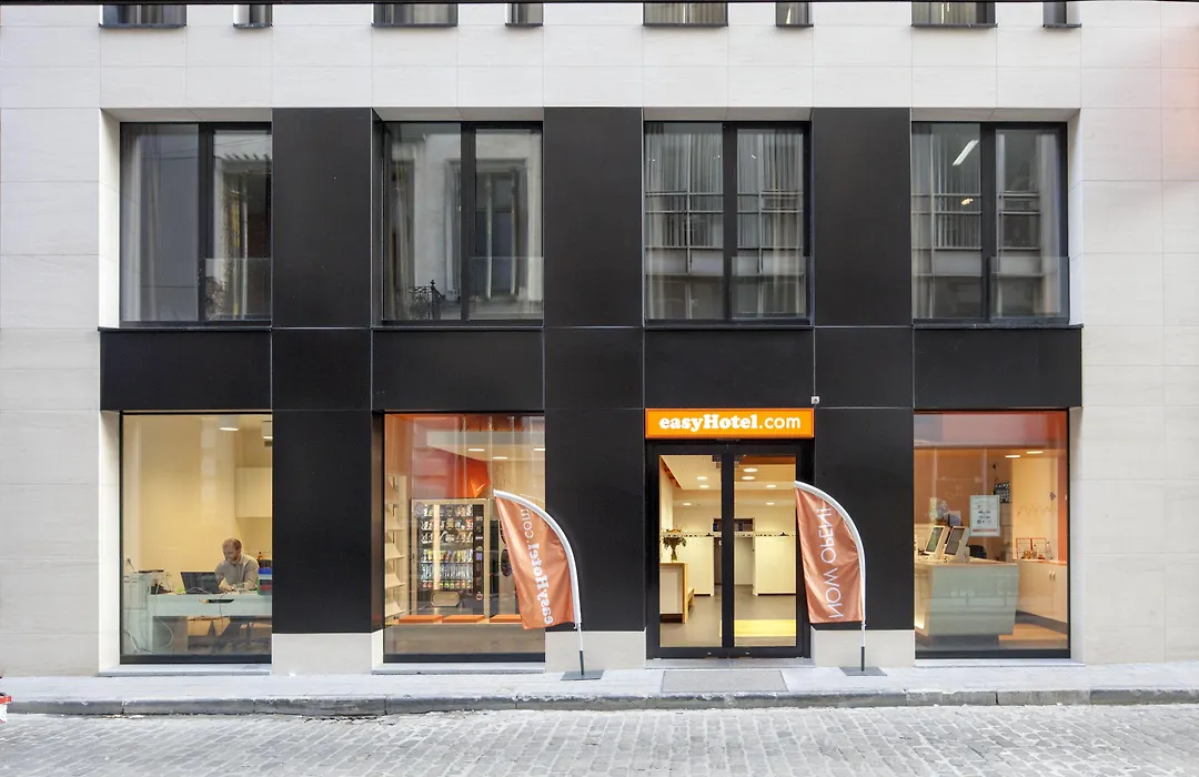 Easyhotel Brussels City Centre-1
