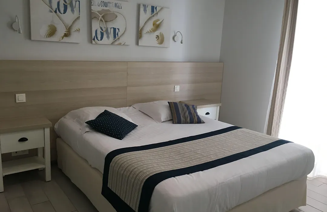 Appart'hôtel A Deux Pas de l'Eau-1