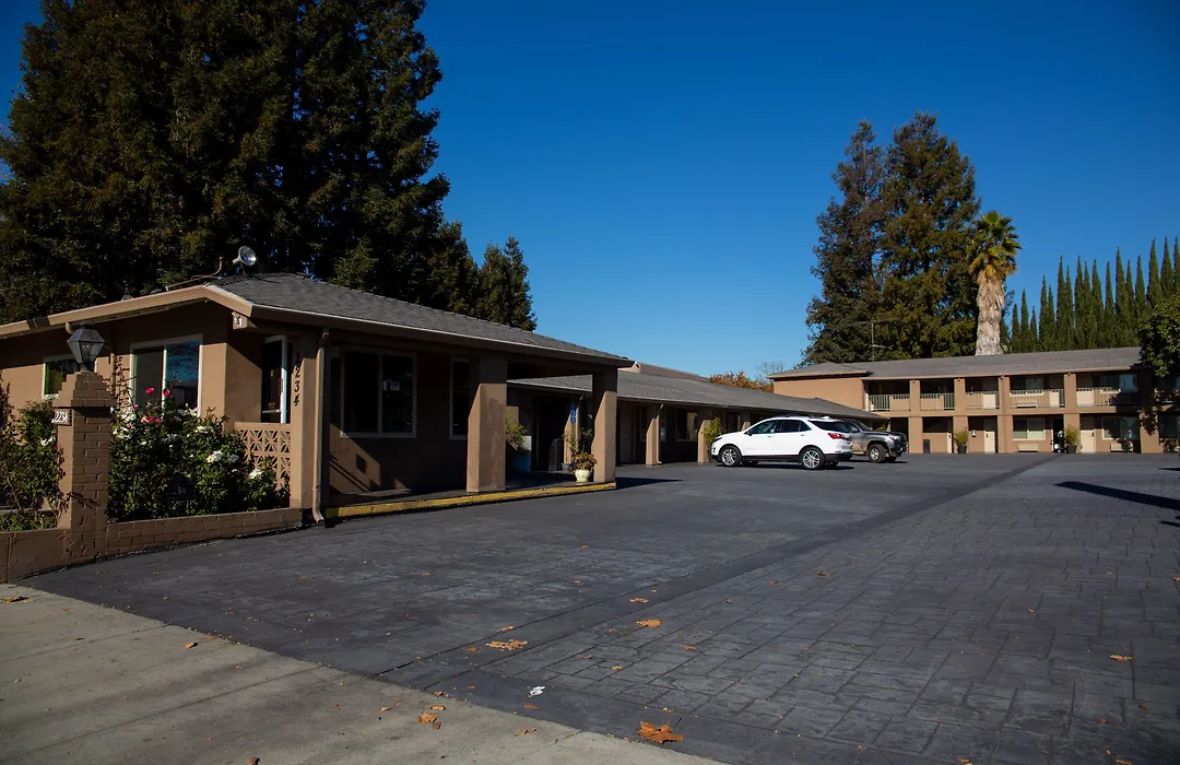 Sterling Inn-1