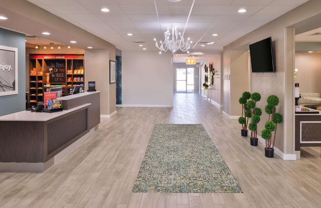 Hampton Inn Emporia, Ks-1